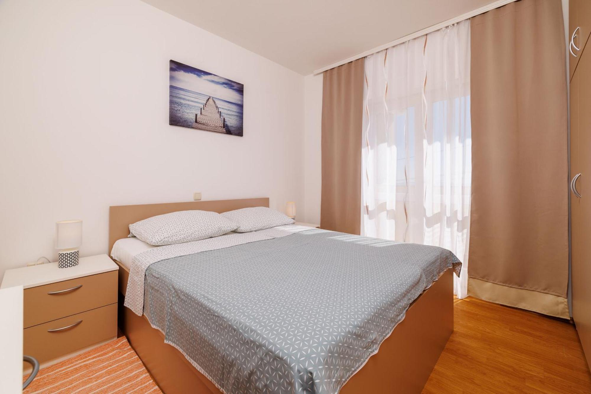 Apartments Marija Mundanije Екстер'єр фото