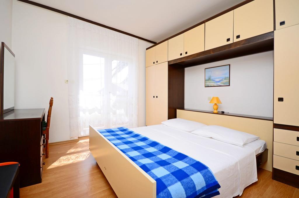 Apartments Marija Mundanije Екстер'єр фото