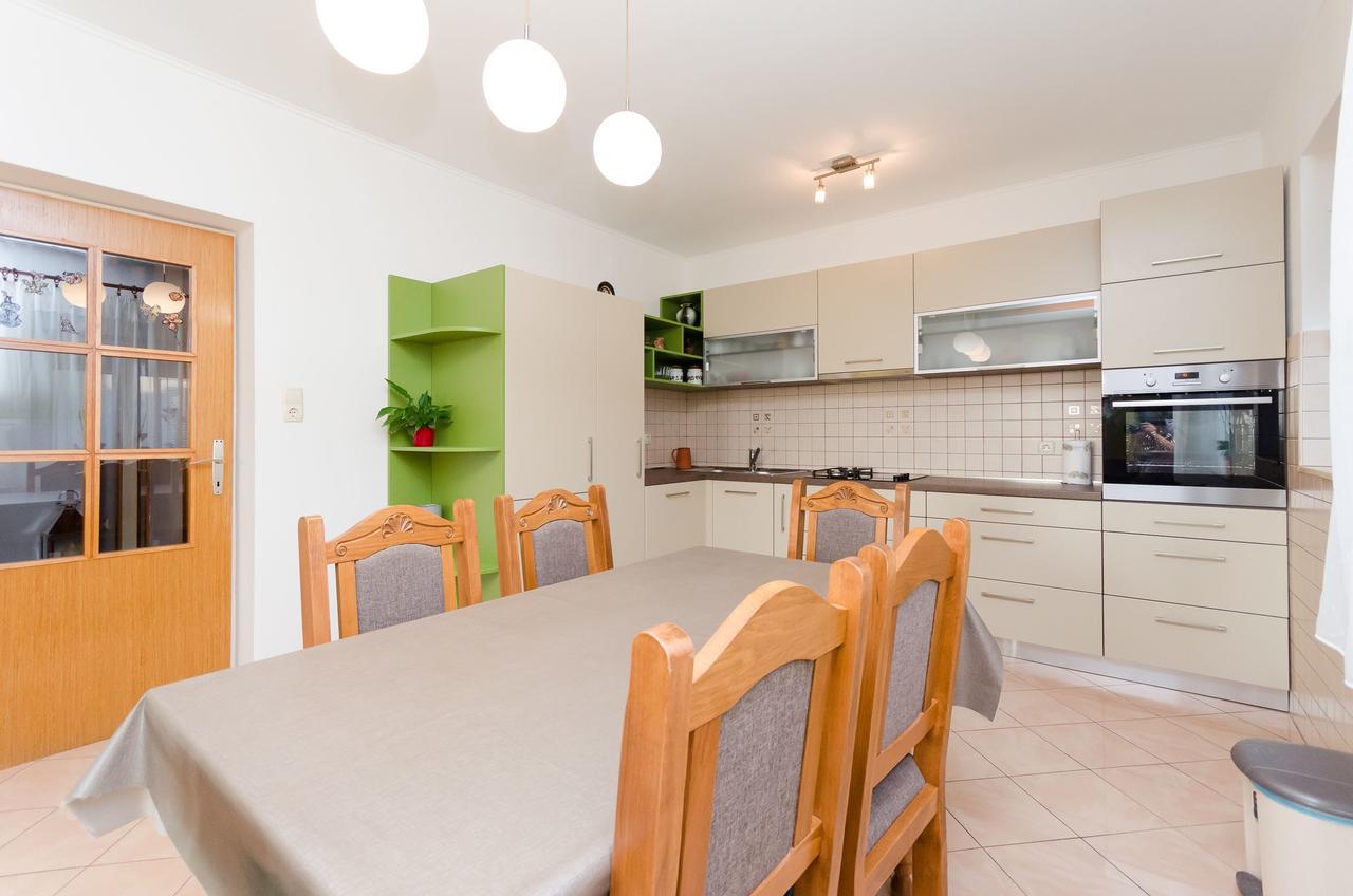 Apartments Marija Mundanije Екстер'єр фото