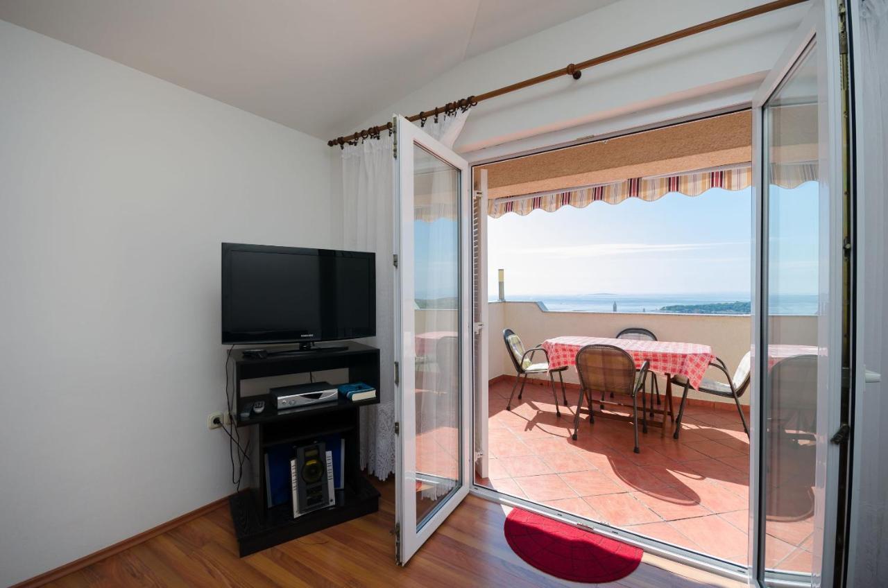 Apartments Marija Mundanije Екстер'єр фото